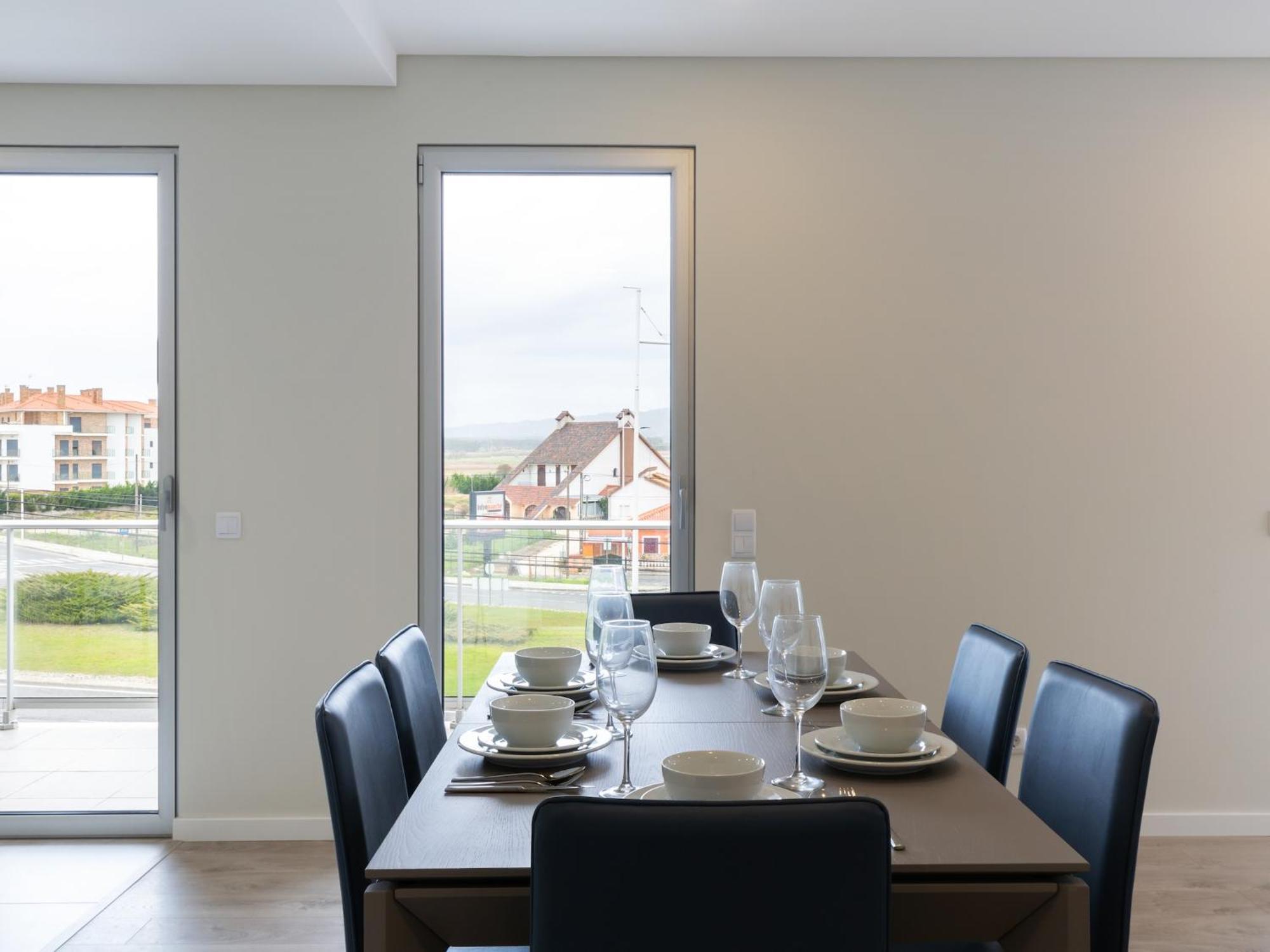 Beautiful Apartment In S O Martinho Do Porto With Balcony São Martinho do Porto Eksteriør billede