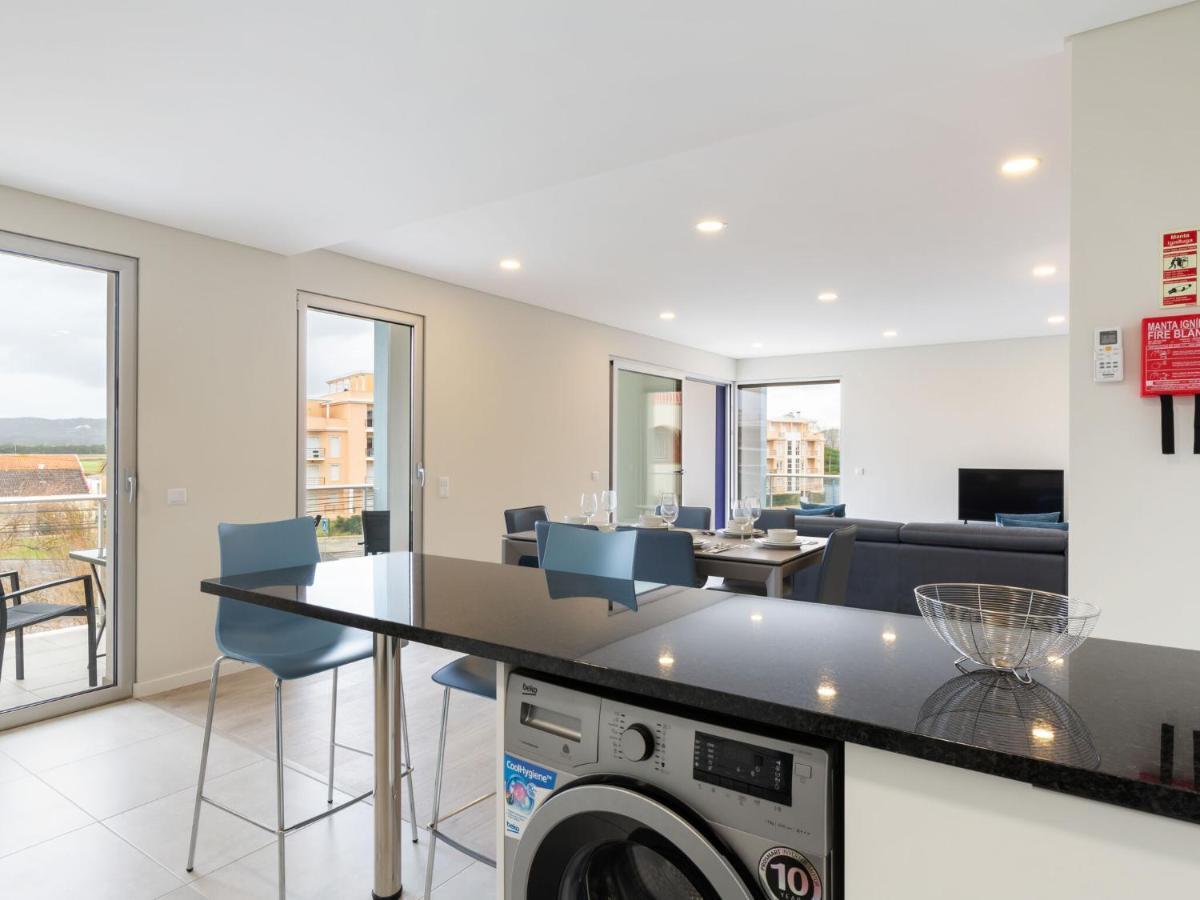 Beautiful Apartment In S O Martinho Do Porto With Balcony São Martinho do Porto Eksteriør billede
