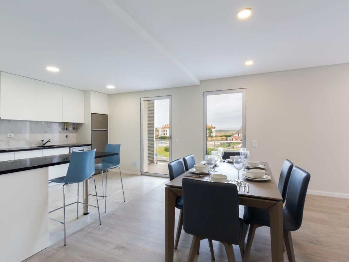 Beautiful Apartment In S O Martinho Do Porto With Balcony São Martinho do Porto Eksteriør billede